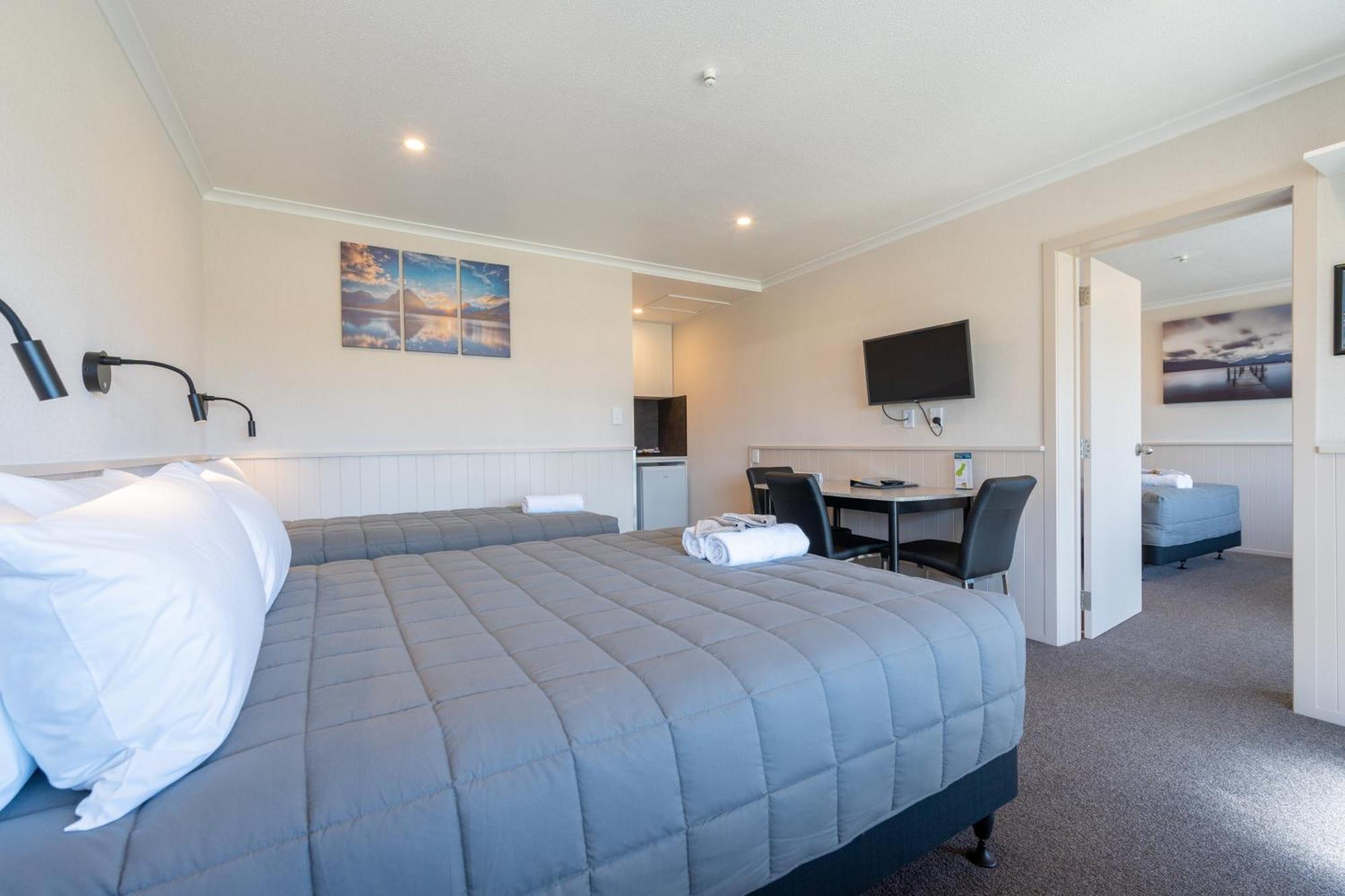 Te Anau Top 10 Holiday Park And Motels Экстерьер фото