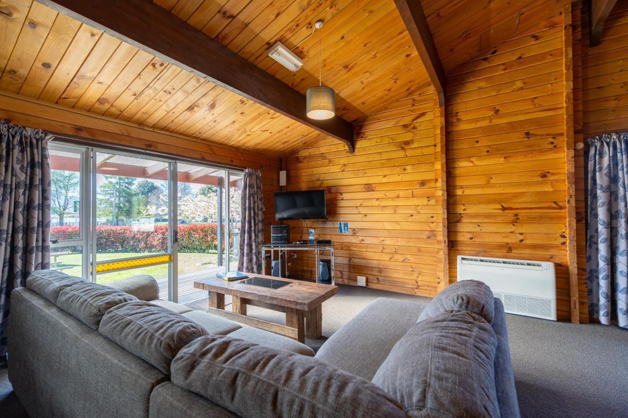 Te Anau Top 10 Holiday Park And Motels Экстерьер фото